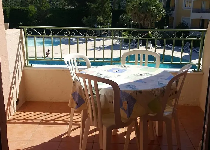 T2 Vue Sur Piscine * لي إيسامبر
